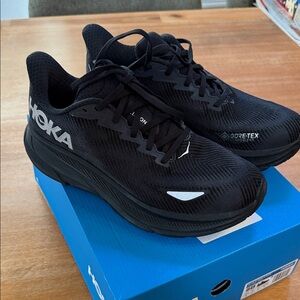 Hoka Clifton 9 GTX Shoes